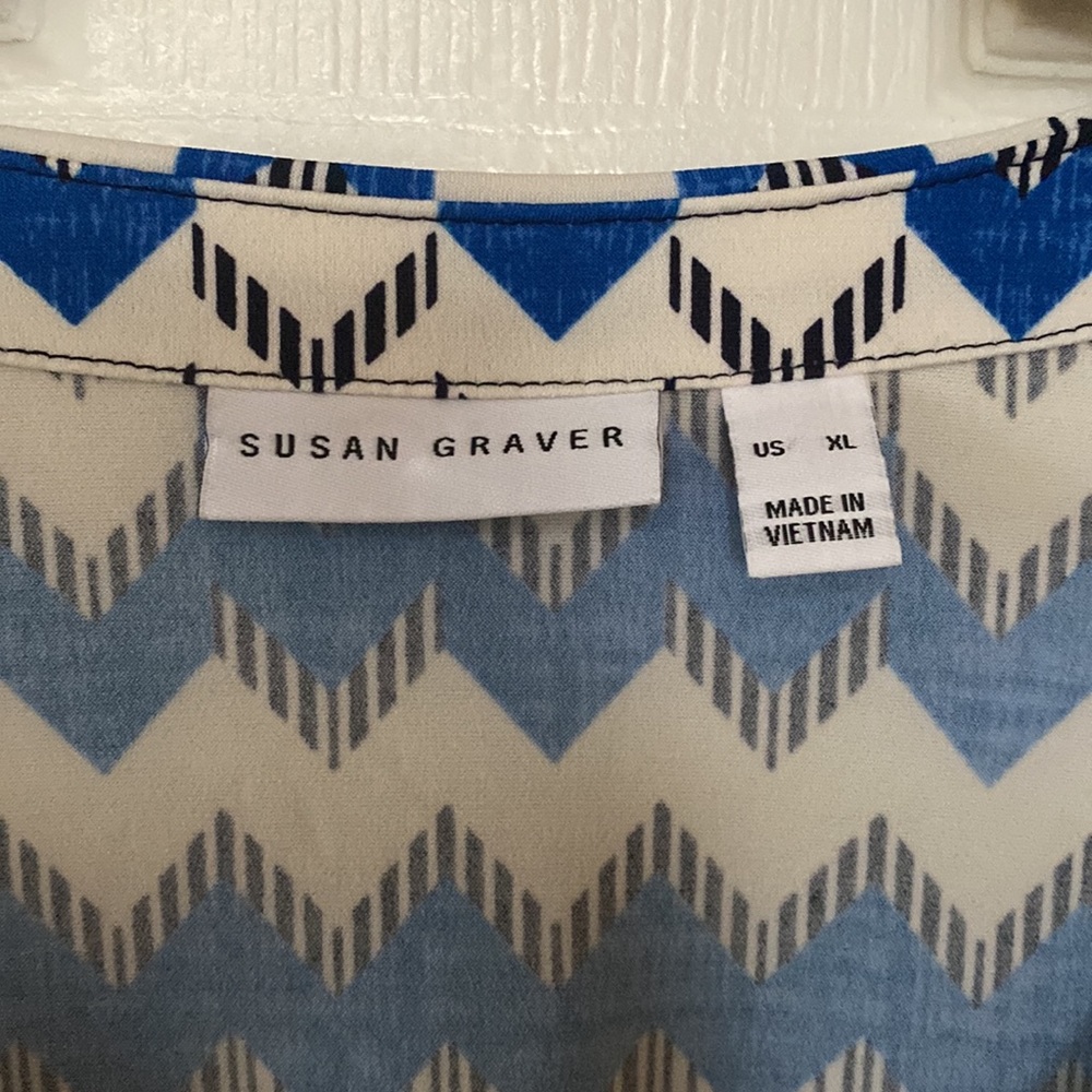 Susan Graver QVC Navy Blue Chevron Print Tunic Blouse Top - Picture 6 of 7
